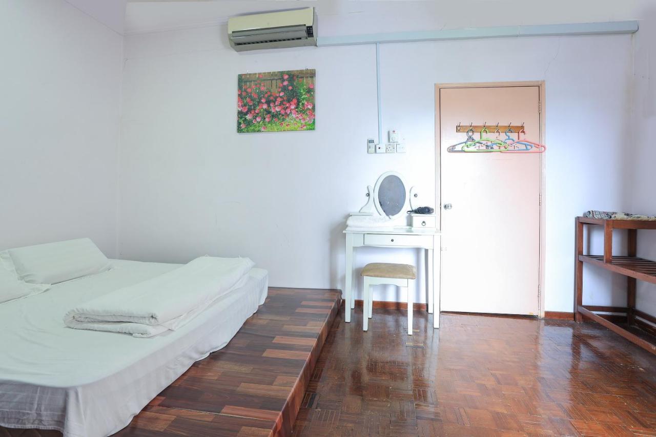 Oyo Home 90229, 3 Little Birds Homestay 4Bhk Malacca Eksteriør bilde