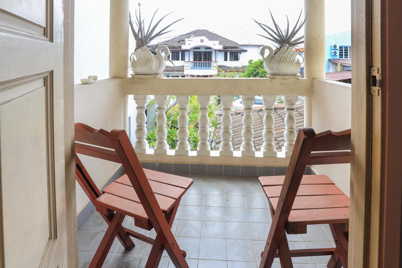 Oyo Home 90229, 3 Little Birds Homestay 4Bhk Malacca Eksteriør bilde