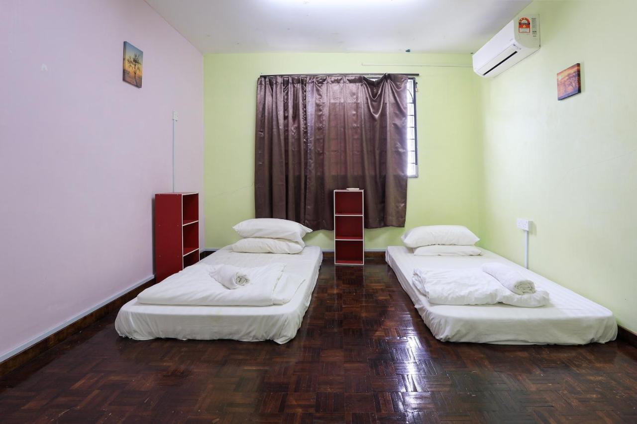 Oyo Home 90229, 3 Little Birds Homestay 4Bhk Malacca Eksteriør bilde