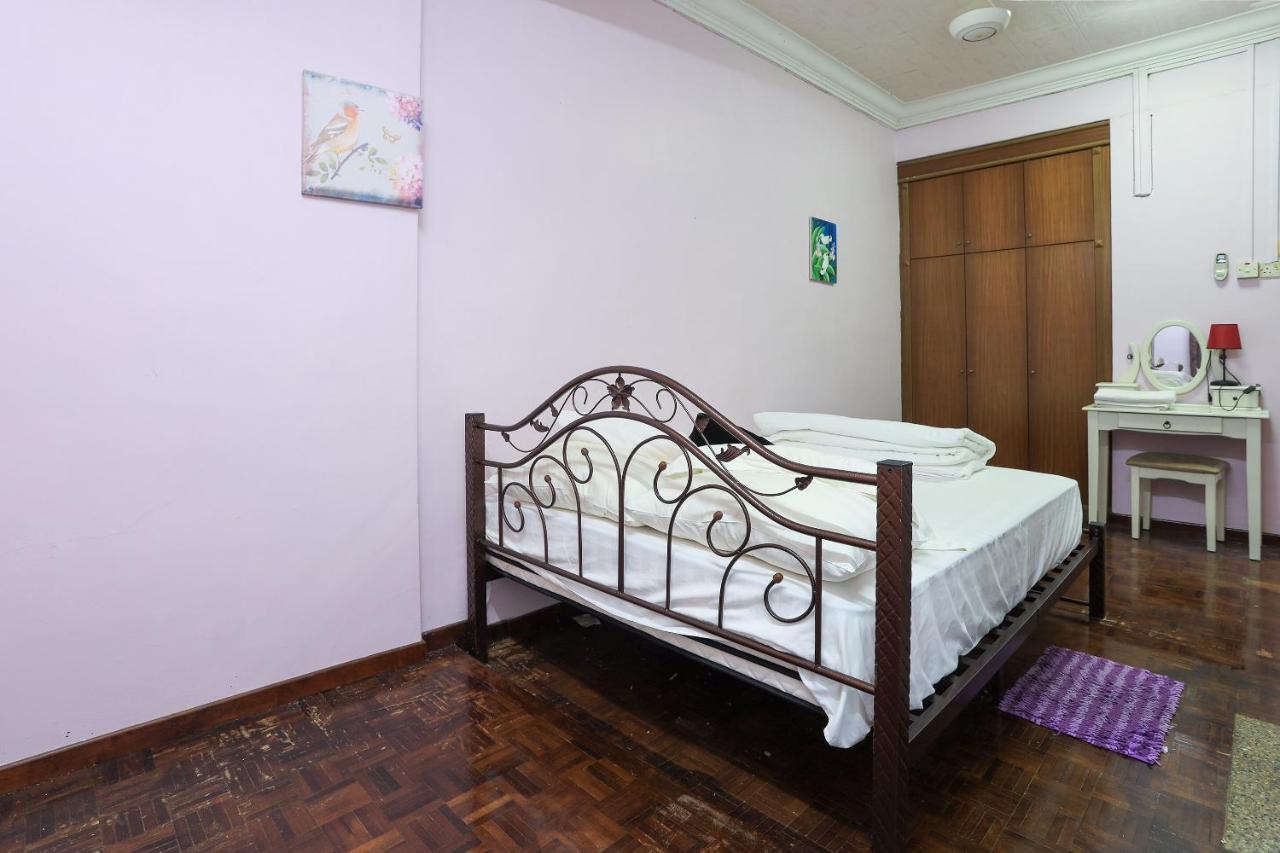 Oyo Home 90229, 3 Little Birds Homestay 4Bhk Malacca Eksteriør bilde